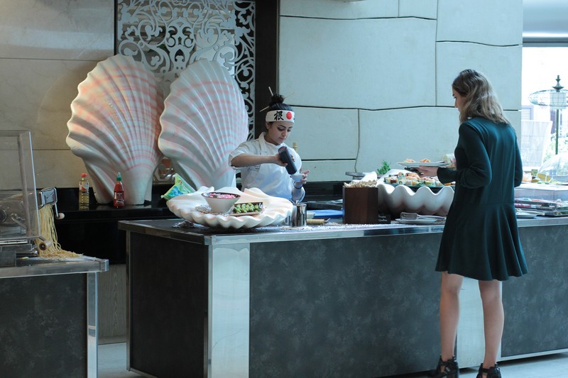 Sunday Buffet at Kempinski Summerland Hotel